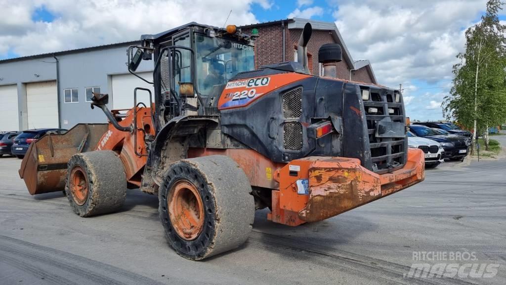 Hitachi ZW 220-6 Kolesové nakladače