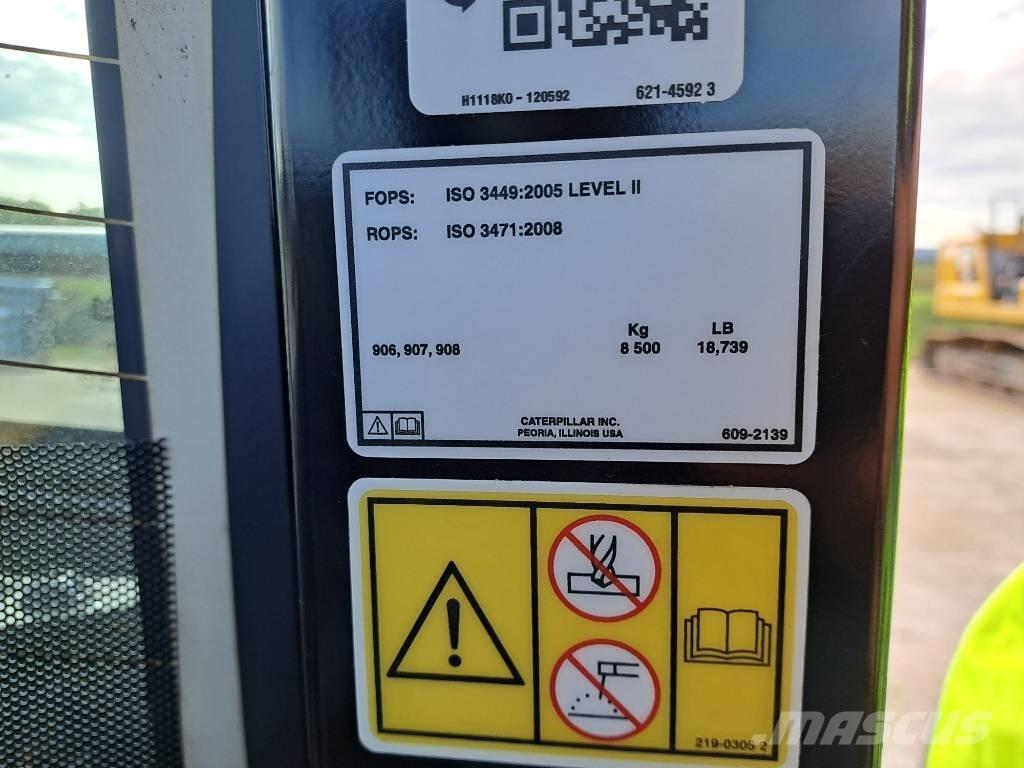 CAT 906 (Bucket + Forks) Kolesové nakladače