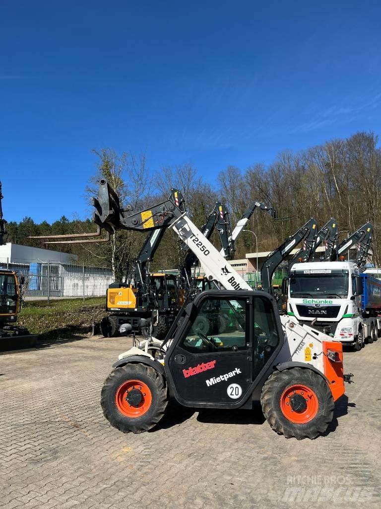 Bobcat T 2250 Teleskopické manipulátory