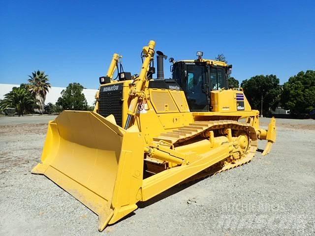 Komatsu D155AXi-8 Pásové dozéry