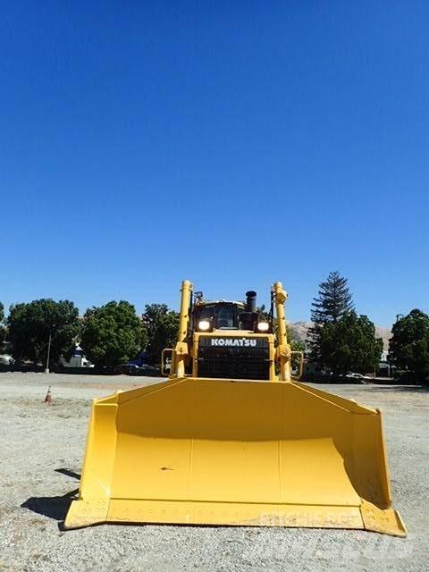 Komatsu D155AXi-8 Pásové dozéry