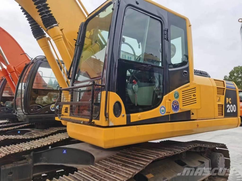 Komatsu PC 200-8 Pásové rýpadlá