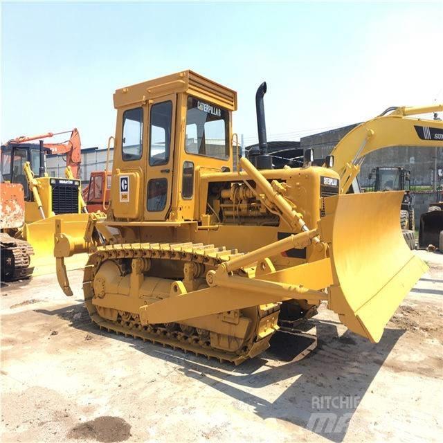 CAT D 6 D Pásové dozéry