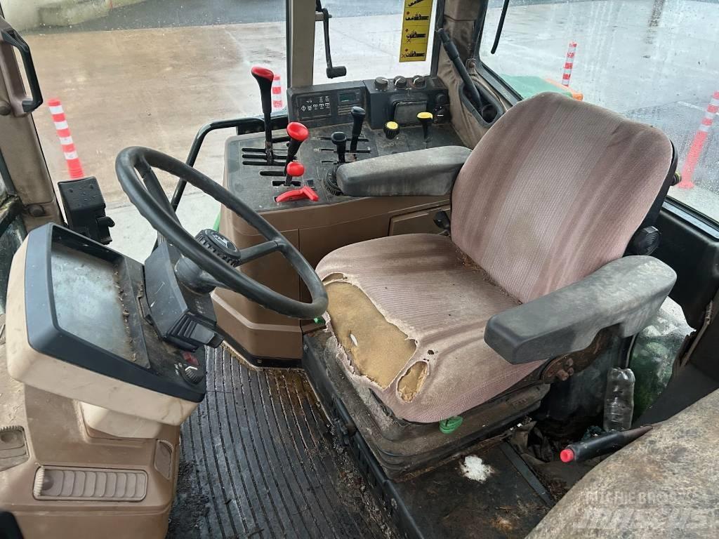 John Deere 6400 Traktory