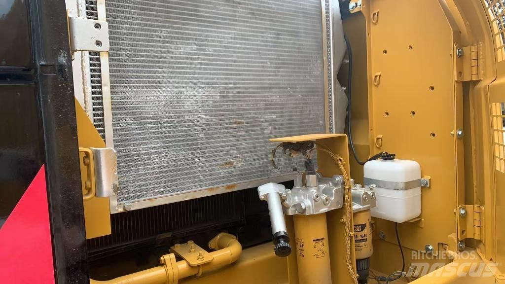 CAT 324 D Pásové rýpadlá
