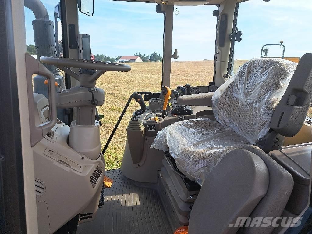 John Deere 6110M Traktory