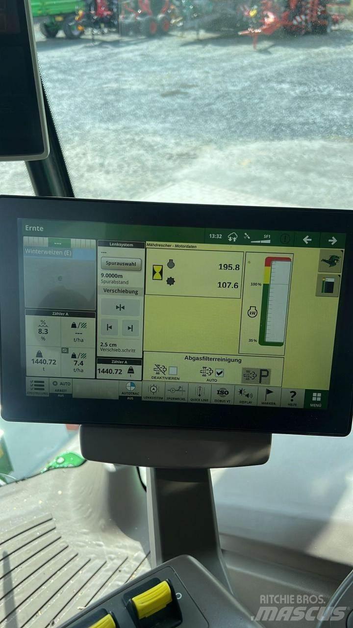John Deere T670 Kombinované zberacie stroje