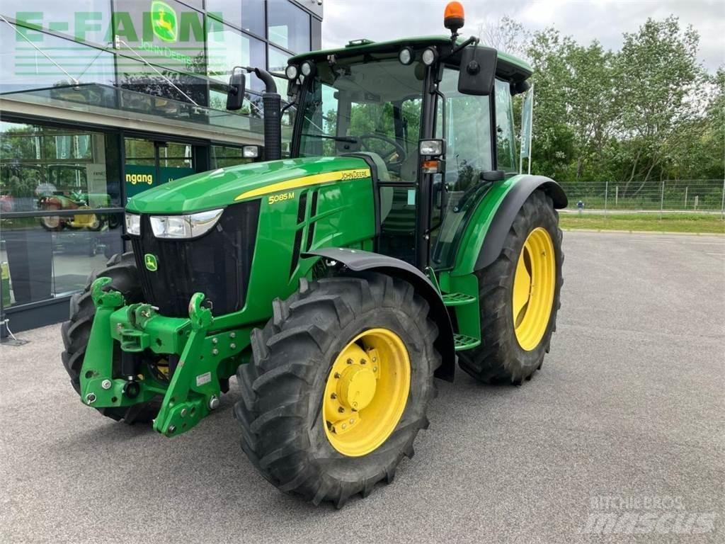 John Deere 5085M Traktory
