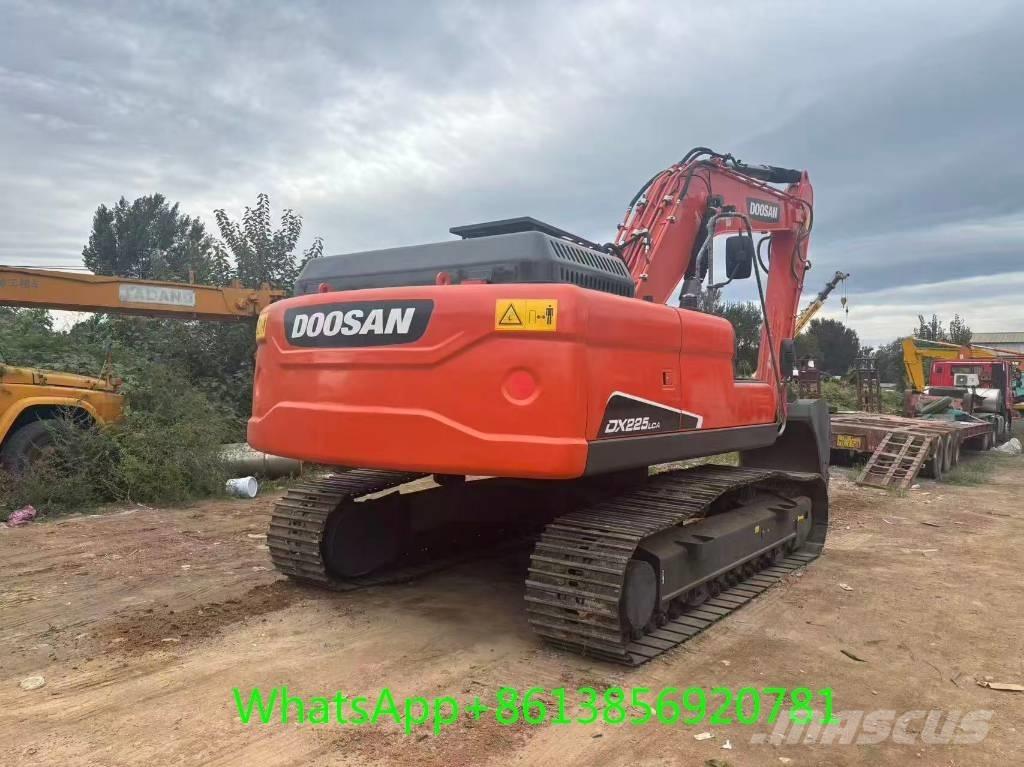 Doosan DX 225 Pásové rýpadlá