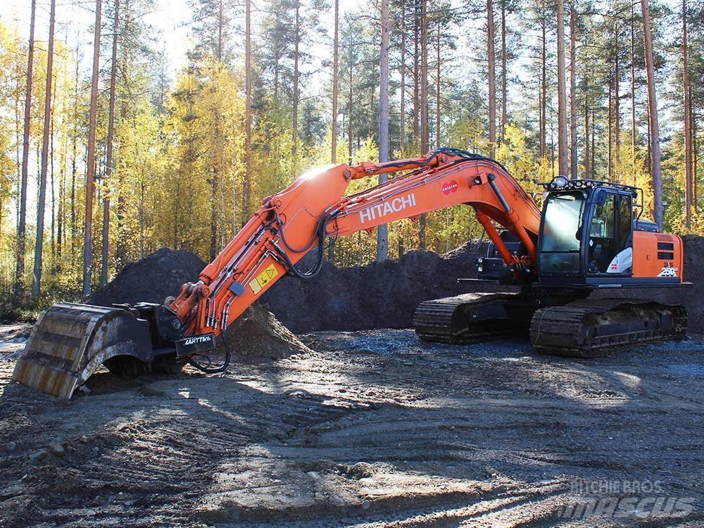 Hitachi ZX 250 LC-6 Pásové rýpadlá