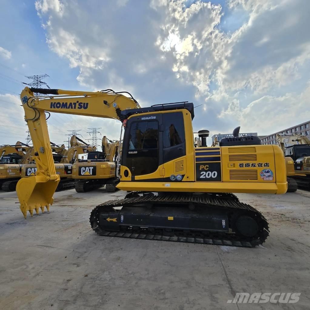 Komatsu PC 200-8 Pásové rýpadlá