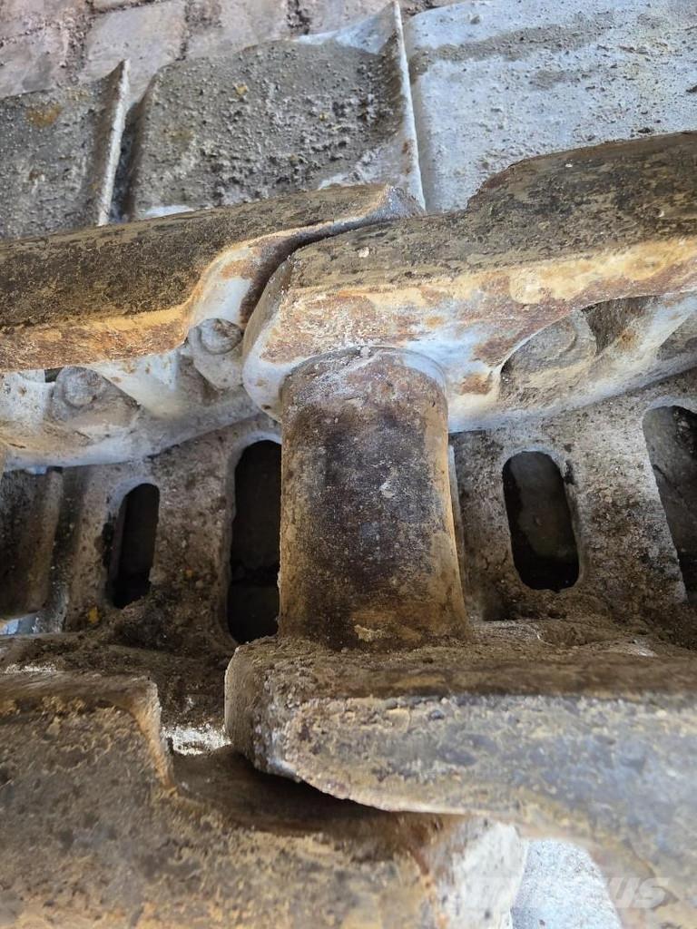 Komatsu PC210LC-8 Pásové rýpadlá