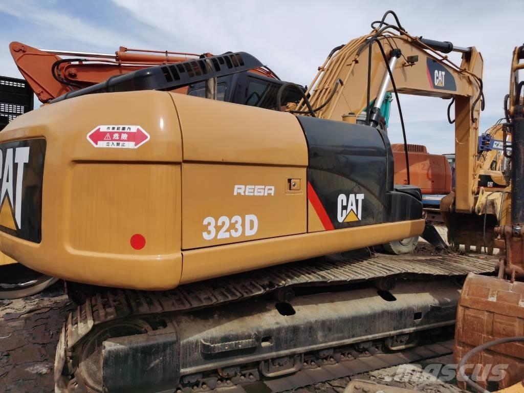 CAT 323D Pásové rýpadlá