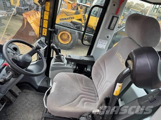 Hitachi ZW 250-6 Kolesové nakladače