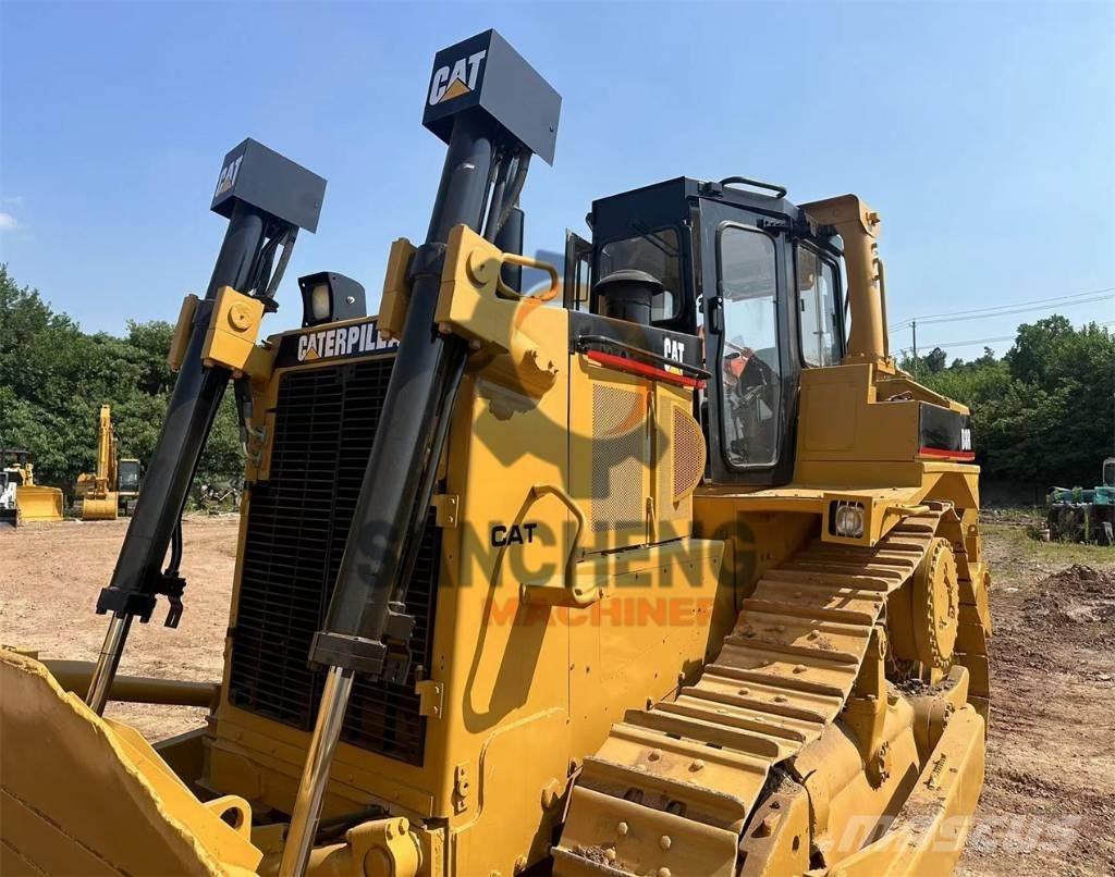 CAT D 8 R Pásové dozéry