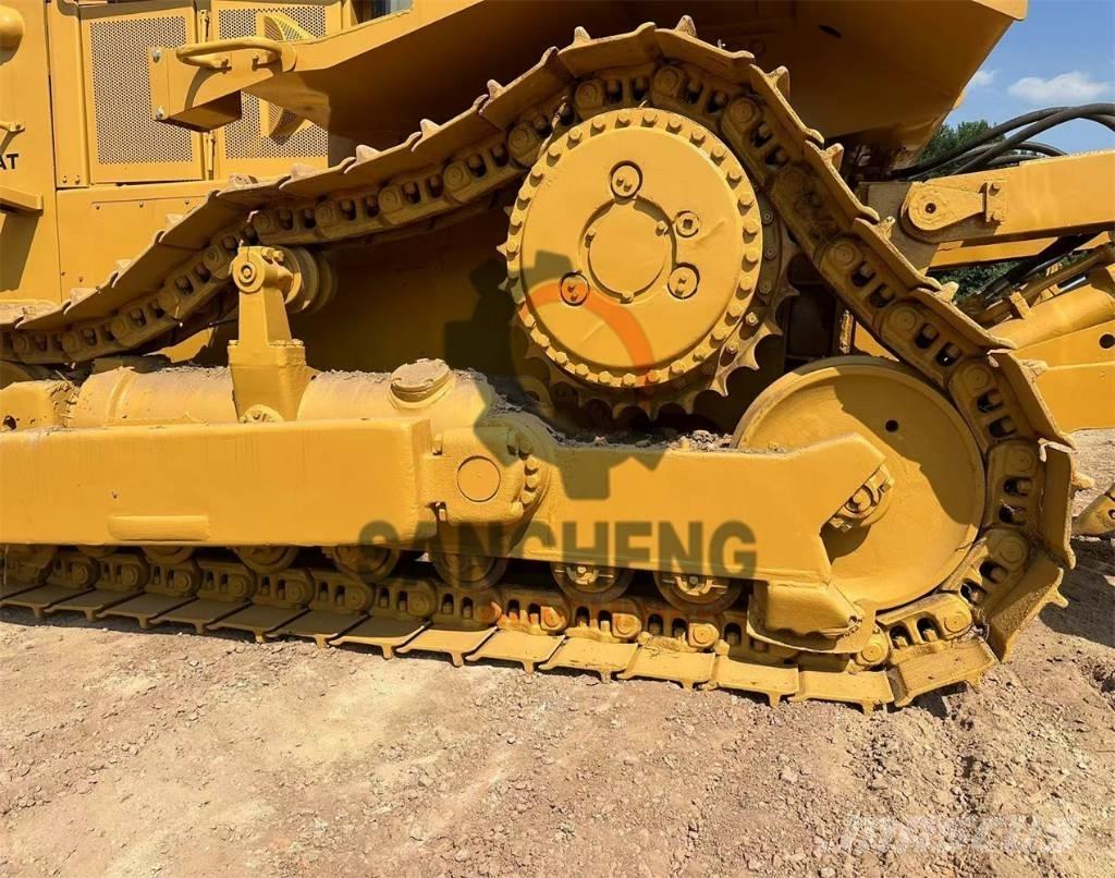 CAT D 8 R Pásové dozéry