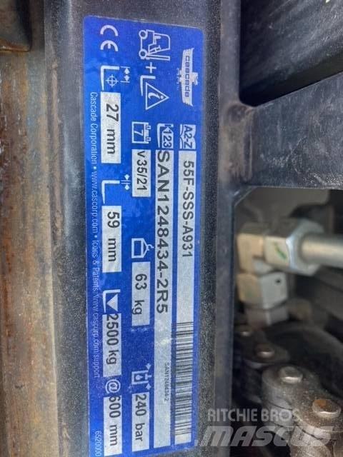 Manitou MC 25 Terénne vysokozdvižné vozíky