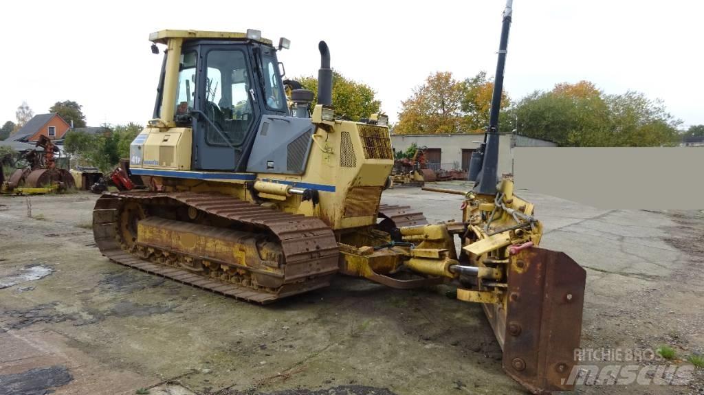 Komatsu D 41 P-6 Pásové dozéry
