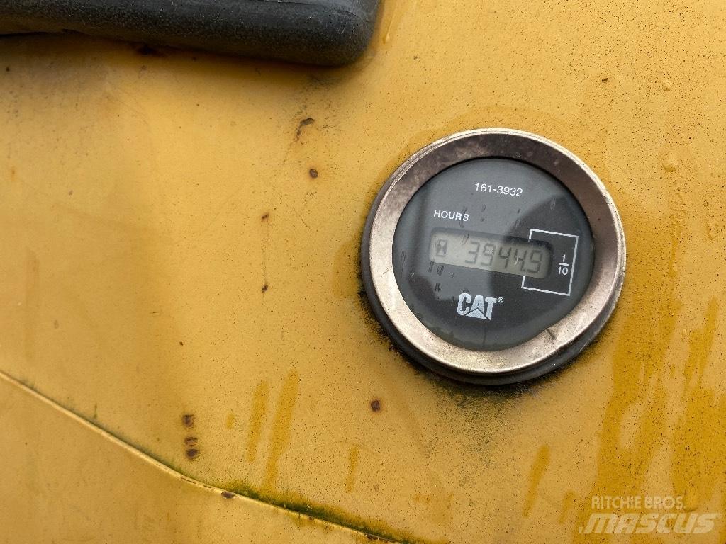 CAT D5G XL Pásové dozéry