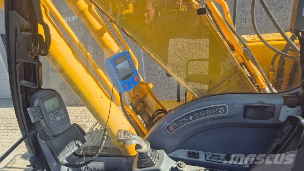JCB JS 220 LC Pásové rýpadlá