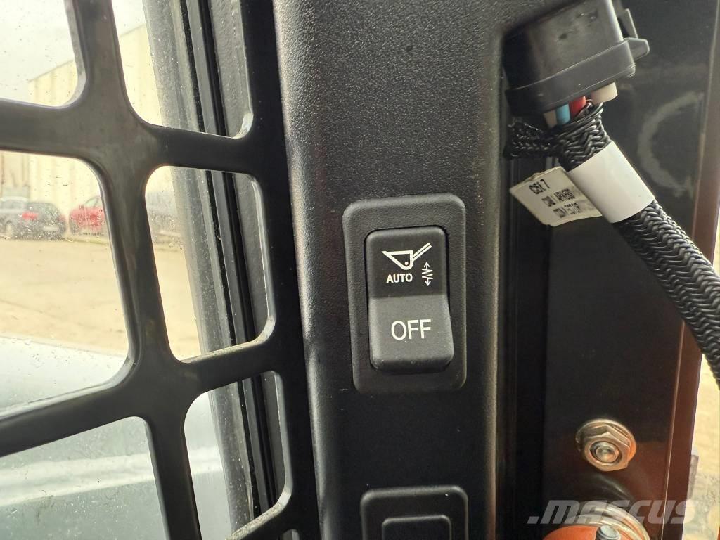 Bobcat S 590 Šmykom riadené nakladače