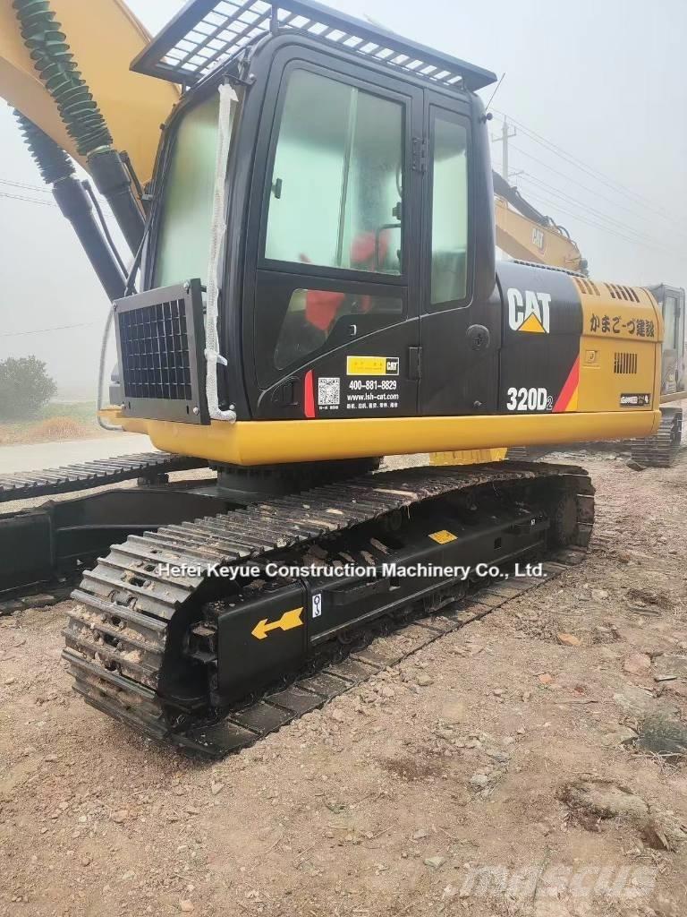 CAT 323 Pásové rýpadlá
