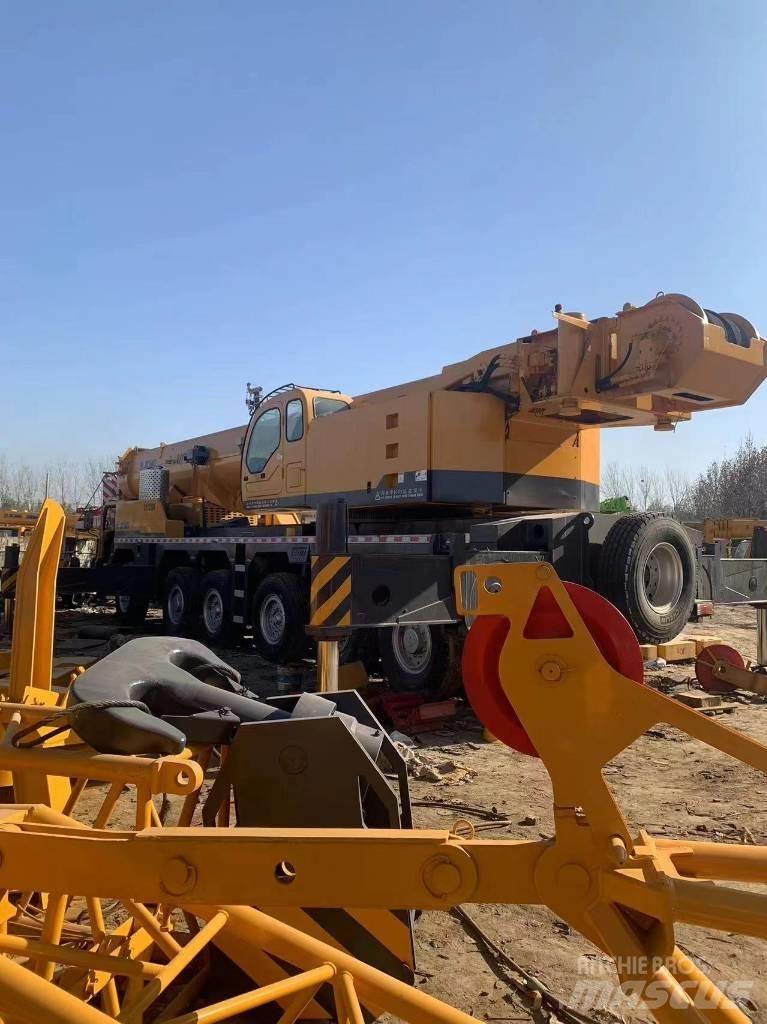 XCMG QY220 Univerzálne terénne žeriavy