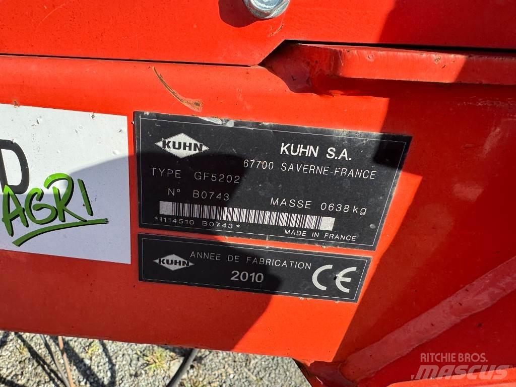 Kuhn GF5202 Obracače a zhrabovače sena