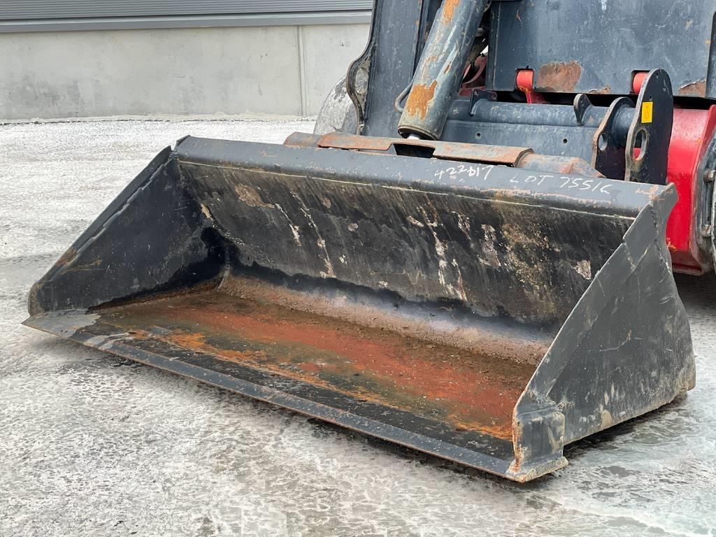 JCB R260 Šmykom riadené nakladače