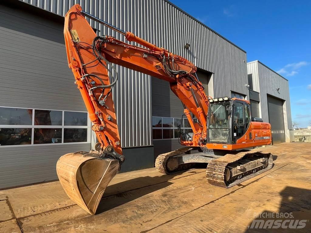 Doosan DX255LC-3 Pásové rýpadlá