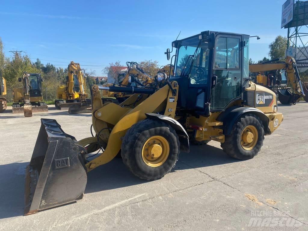 CAT 907 H 2 Kolesové nakladače