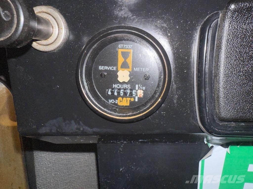 CAT 988 F II Kolesové nakladače