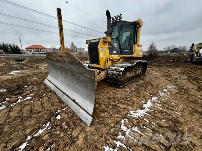 Komatsu D 41 E Pásové dozéry