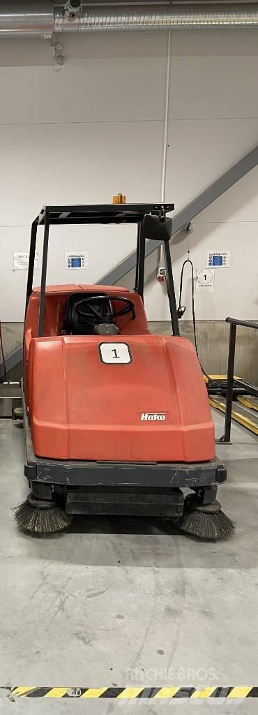 Hako B 1100 Kombinované podlahové umývacie stroje