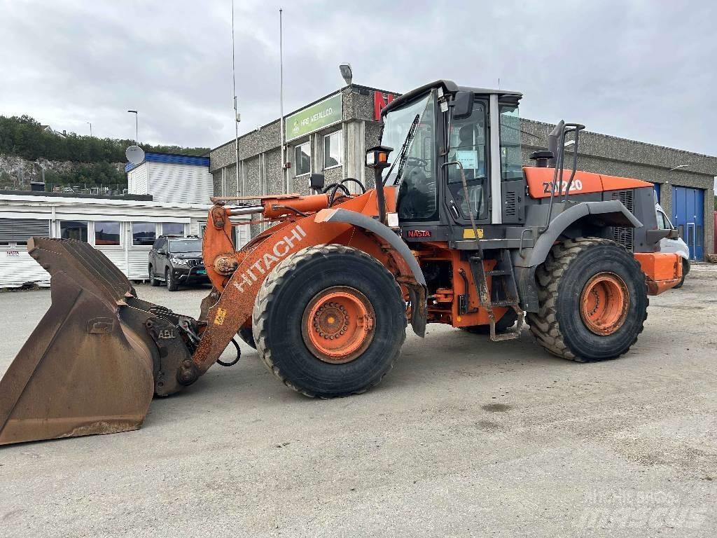 Hitachi ZW 220 Kolesové nakladače