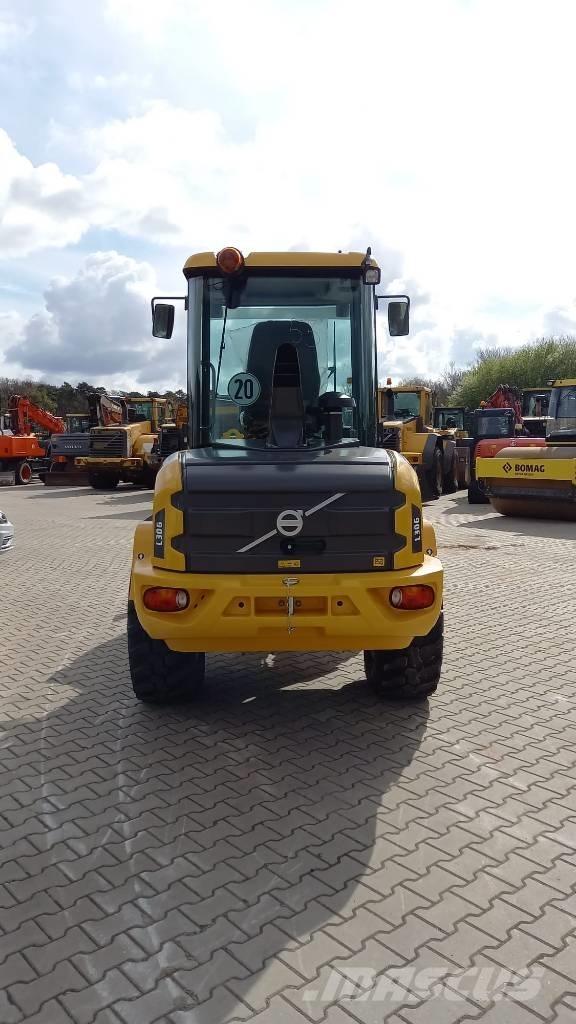 Volvo L 30 G Kolesové nakladače
