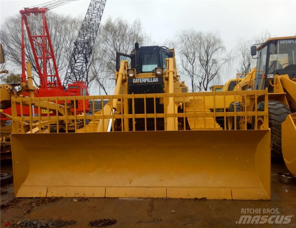 CAT D 7 R Pásové dozéry