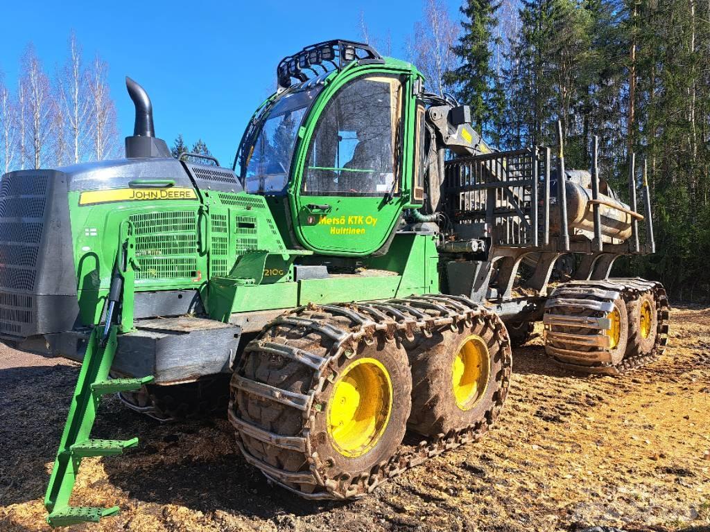 John Deere 1210G Lesné traktory