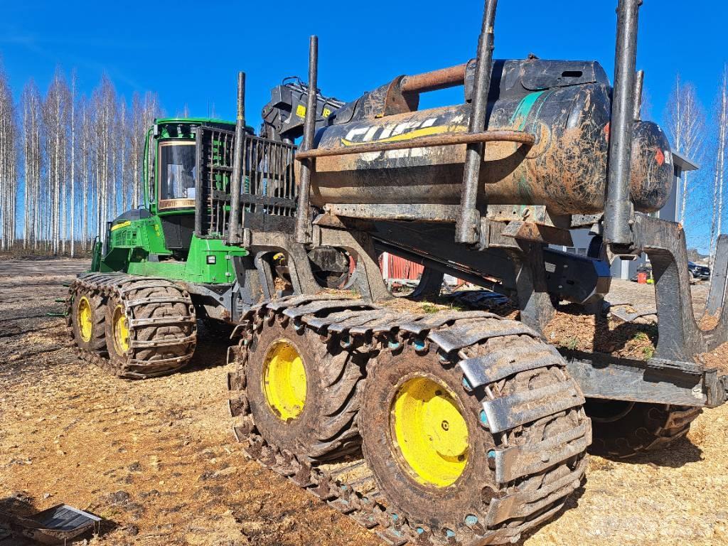 John Deere 1210G Lesné traktory