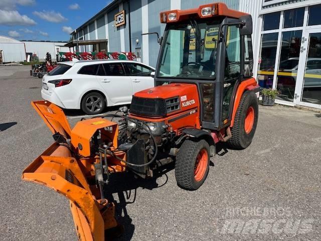 Kubota ST 30 Kompaktné traktory