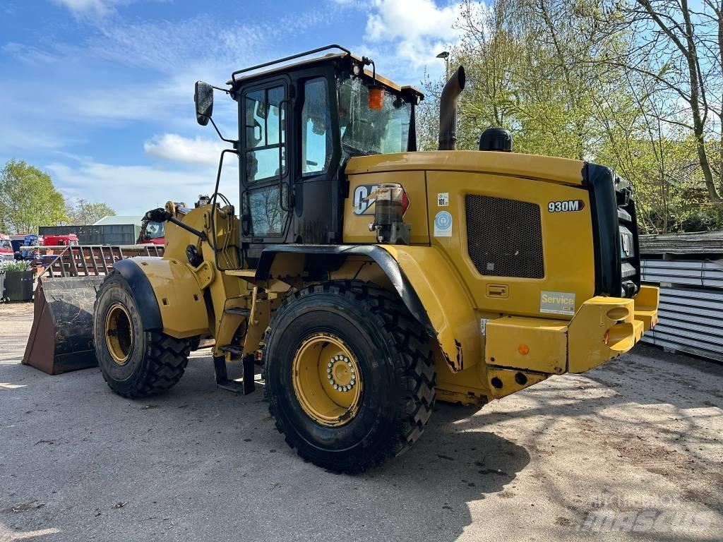 CAT 930M Kolesové nakladače