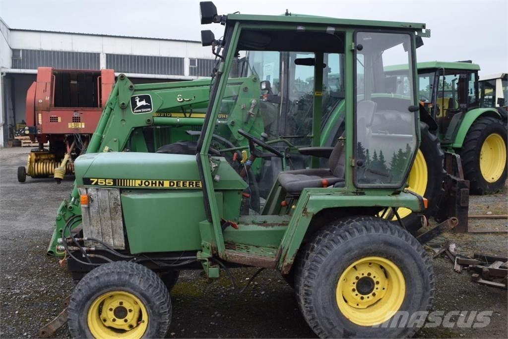 John Deere 755 Traktory