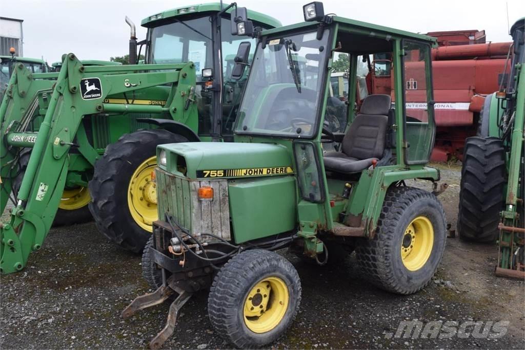 John Deere 755 Traktory