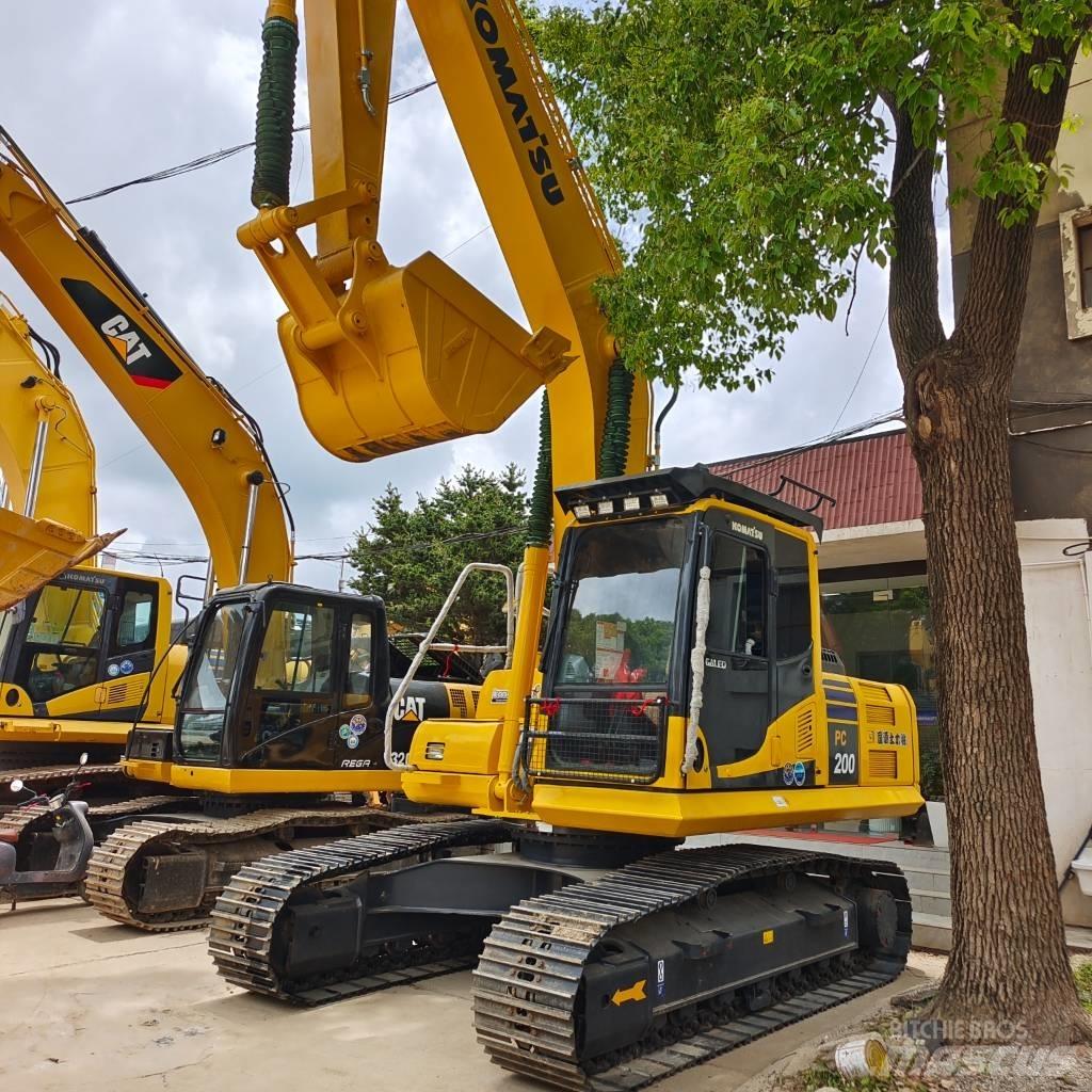 Komatsu PC 200 Pásové rýpadlá