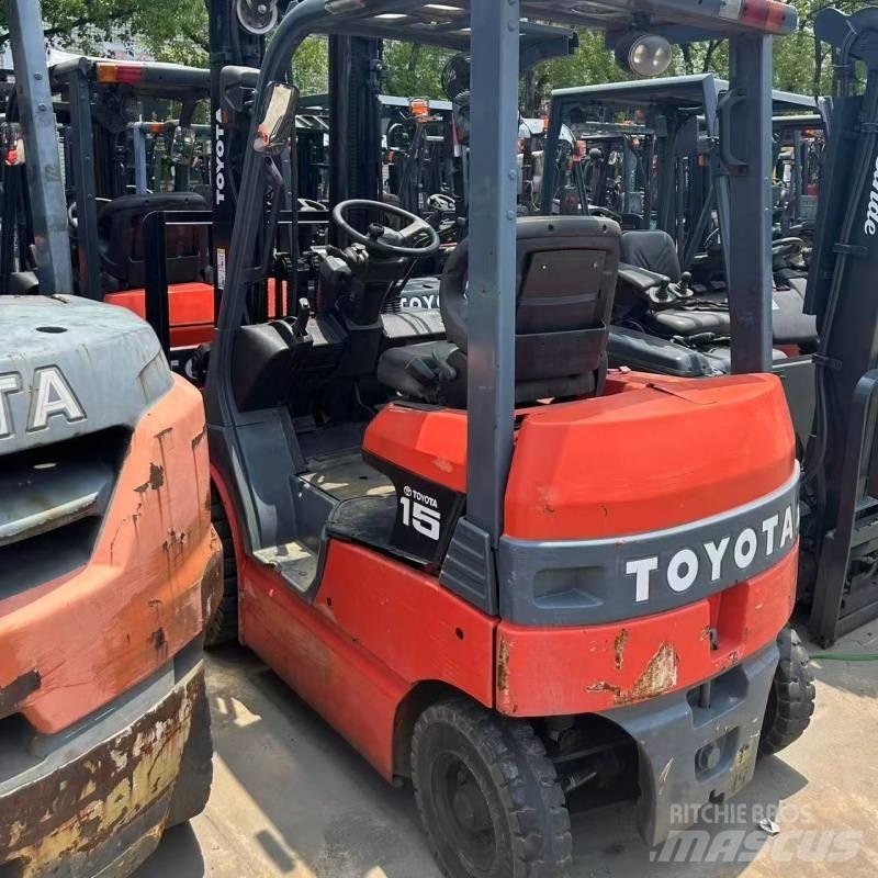 Toyota 15 Akumulátorové vozíky