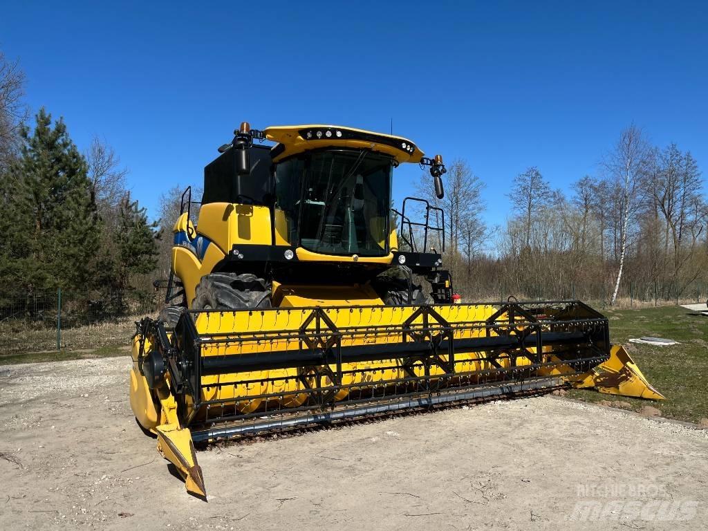 New Holland CX 6.80 Kombinované zberacie stroje