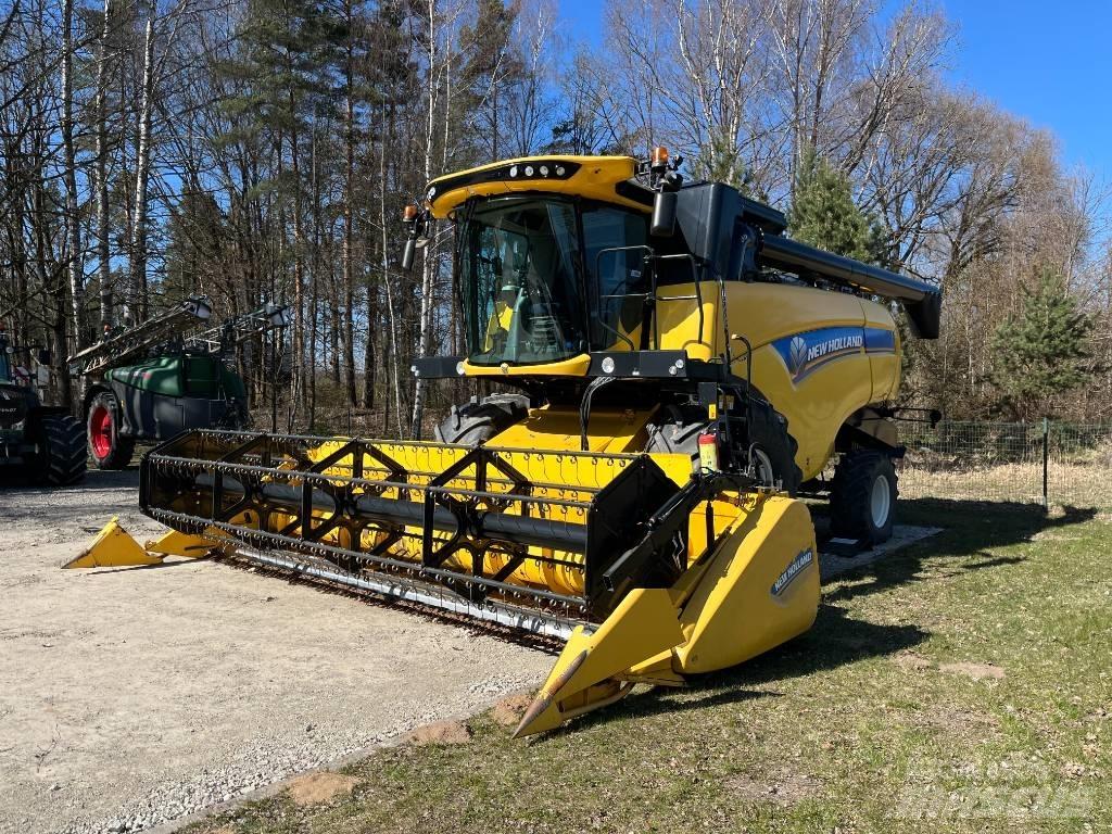 New Holland CX 6.80 Kombinované zberacie stroje