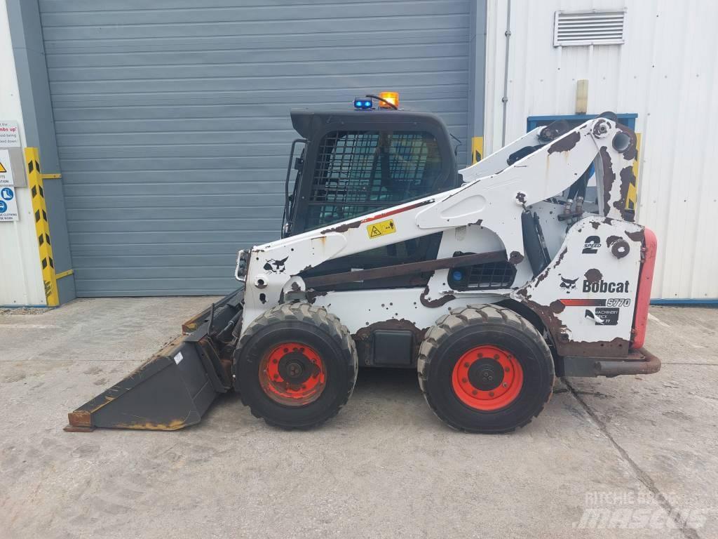 Bobcat 377 Šmykom riadené nakladače