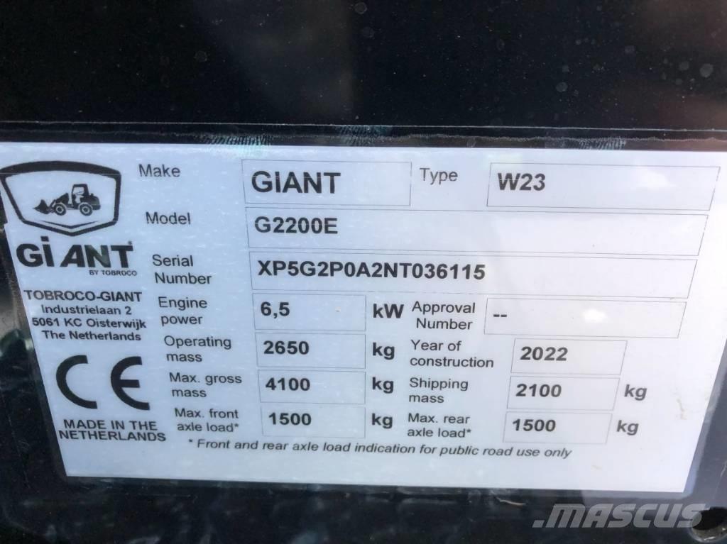 GiANT G 2200 E Viacúčelové nakladače