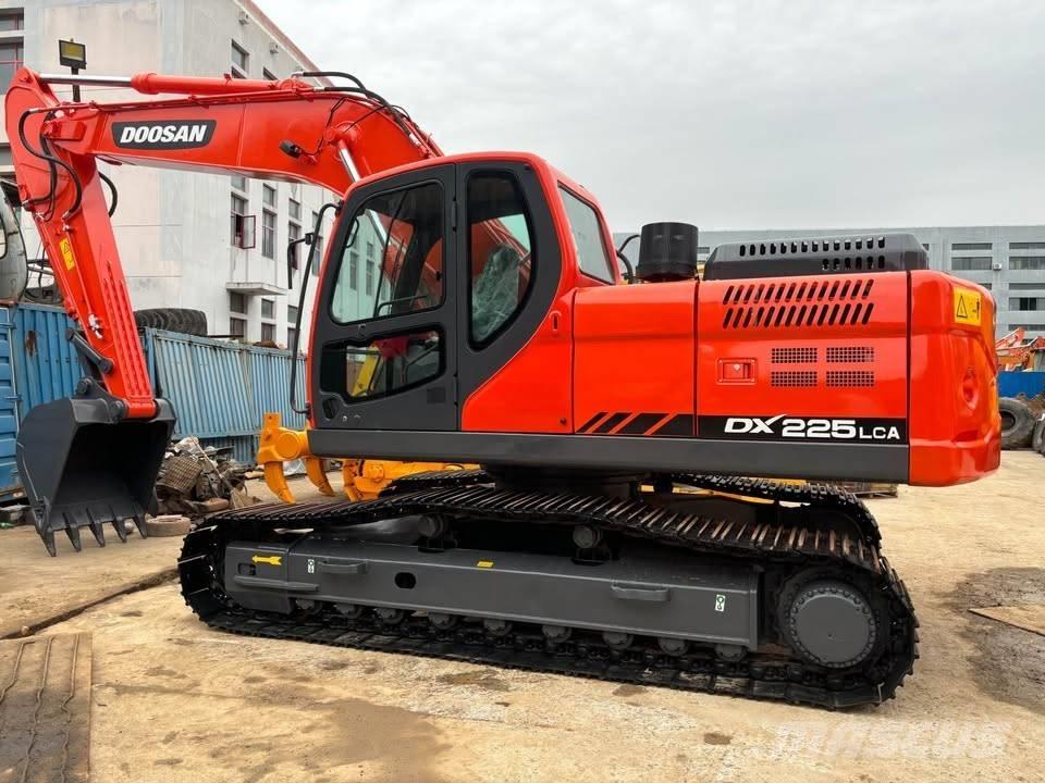 Doosan DX 225 LCA Pásové rýpadlá